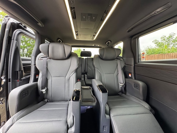 Used Toyota Alphard 2024 for sale - 75572117: Photo 42