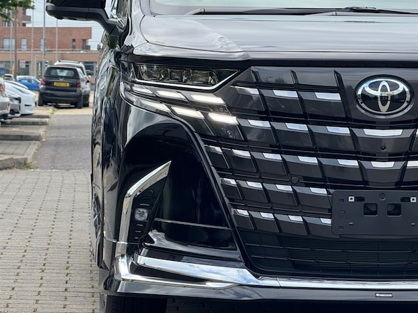 Used Toyota Alphard 2024 for sale - 75572117: Photo 62