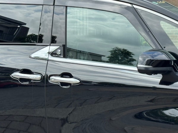 Used Toyota Alphard 2024 for sale - 75572117: Photo 64