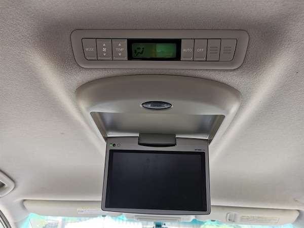 Used Toyota Estima 2011 for sale - 75572384: Photo 42