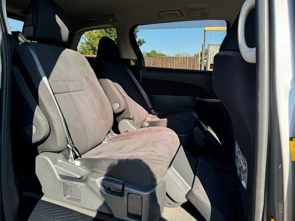 Used Toyota Estima 2012 for sale - 75571921: Photo 11