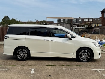 Used Nissan Elgrand 2017 for sale - 75514804: Photo