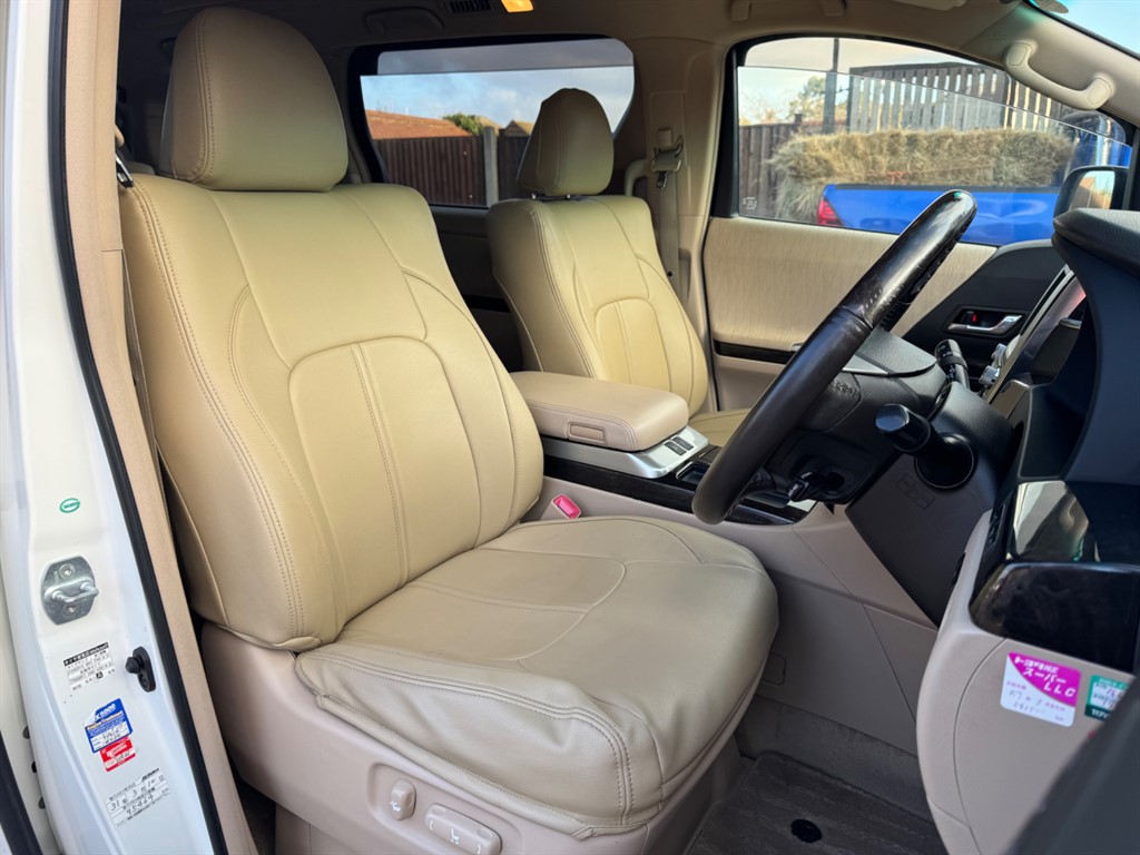Used Toyota Alphard 2024 for sale - 77053424: Photo 11