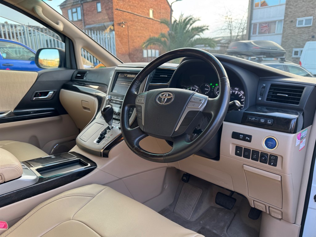 Used Toyota Alphard 2024 for sale - 77053424: Photo 12