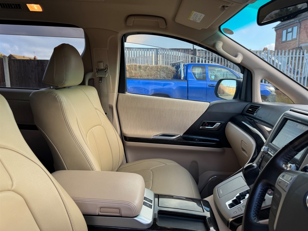 Used Toyota Alphard 2024 for sale - 77053424: Photo 13