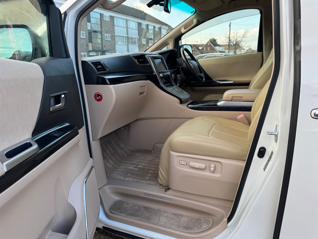 Used Toyota Alphard 2024 for sale - 77053424: Photo 14