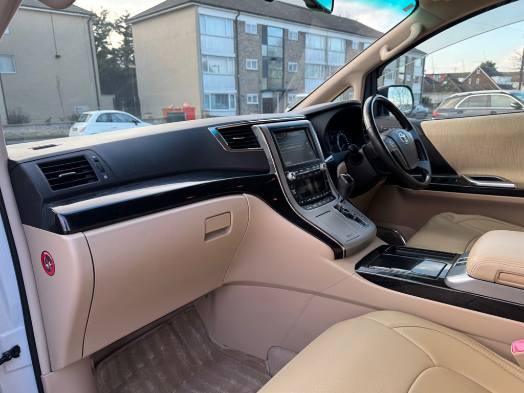 Used Toyota Alphard 2024 for sale - 77053424: Photo 17