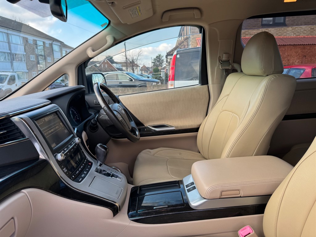 Used Toyota Alphard 2024 for sale - 77053424: Photo 18