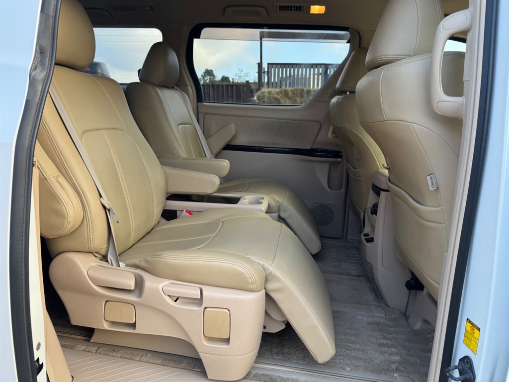 Used Toyota Alphard 2024 for sale - 77053424: Photo 45