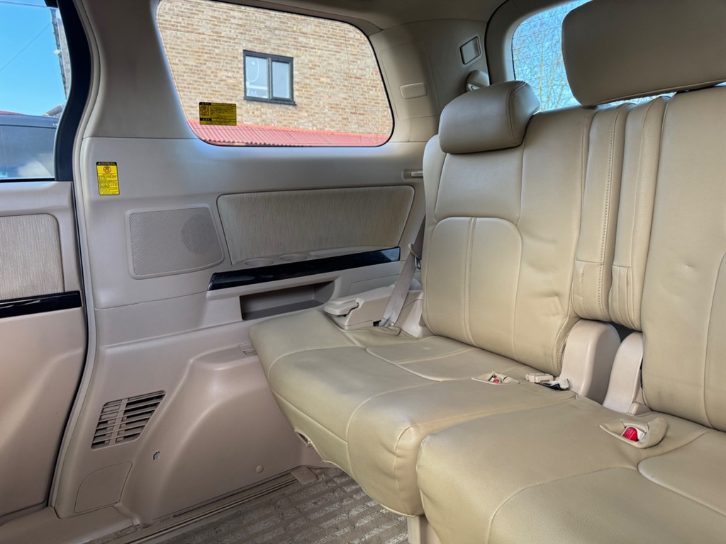 Used Toyota Alphard 2024 for sale - 77053424: Photo 57