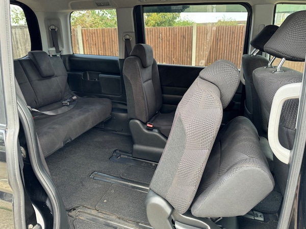 Used Honda Stepwagon 2010 for sale - 75570912: Photo 19