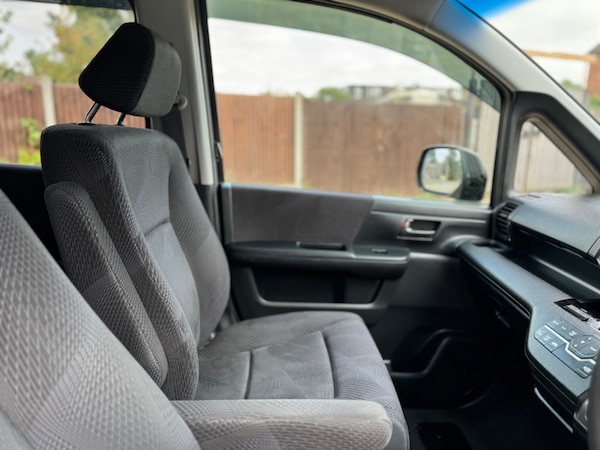 Used Honda Stepwagon 2010 for sale - 75570912: Photo 24
