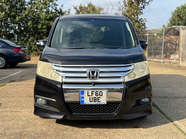 Used Honda Stepwagon 2010 for sale - 75570912: Photo 2