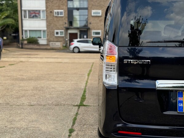 Used Honda Stepwagon 2010 for sale - 75570912: Photo 50