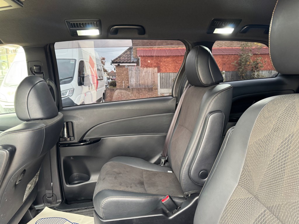 Used Toyota Estima 2018 for sale - 76375654: Photo 48