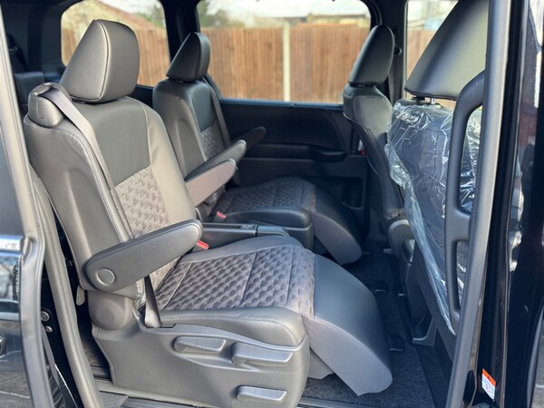 Used Toyota Voxy 2024 for sale - 75572253: Photo 13