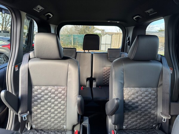 Used Toyota Voxy 2024 for sale - 75572253: Photo 19