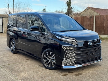 Used Toyota Voxy 2024 for sale - 75572253: Photo