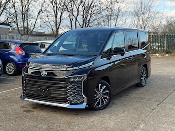 Used Toyota Voxy 2024 for sale - 75572253: Photo