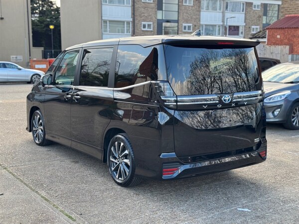 Used Toyota Voxy 2024 for sale - 75572253: Photo 5