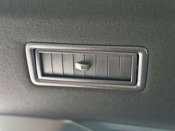 Used Toyota Voxy 2024 for sale - 75572253: Photo 62