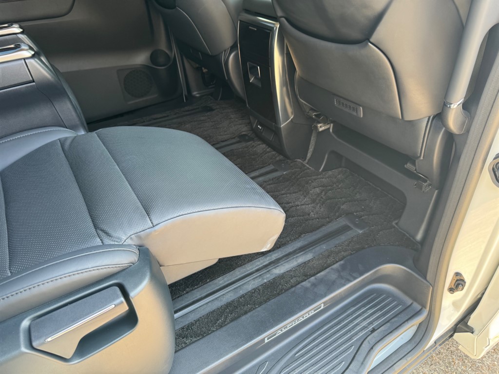 Used Toyota Alphard 2024 for sale - 77513894: Photo 17