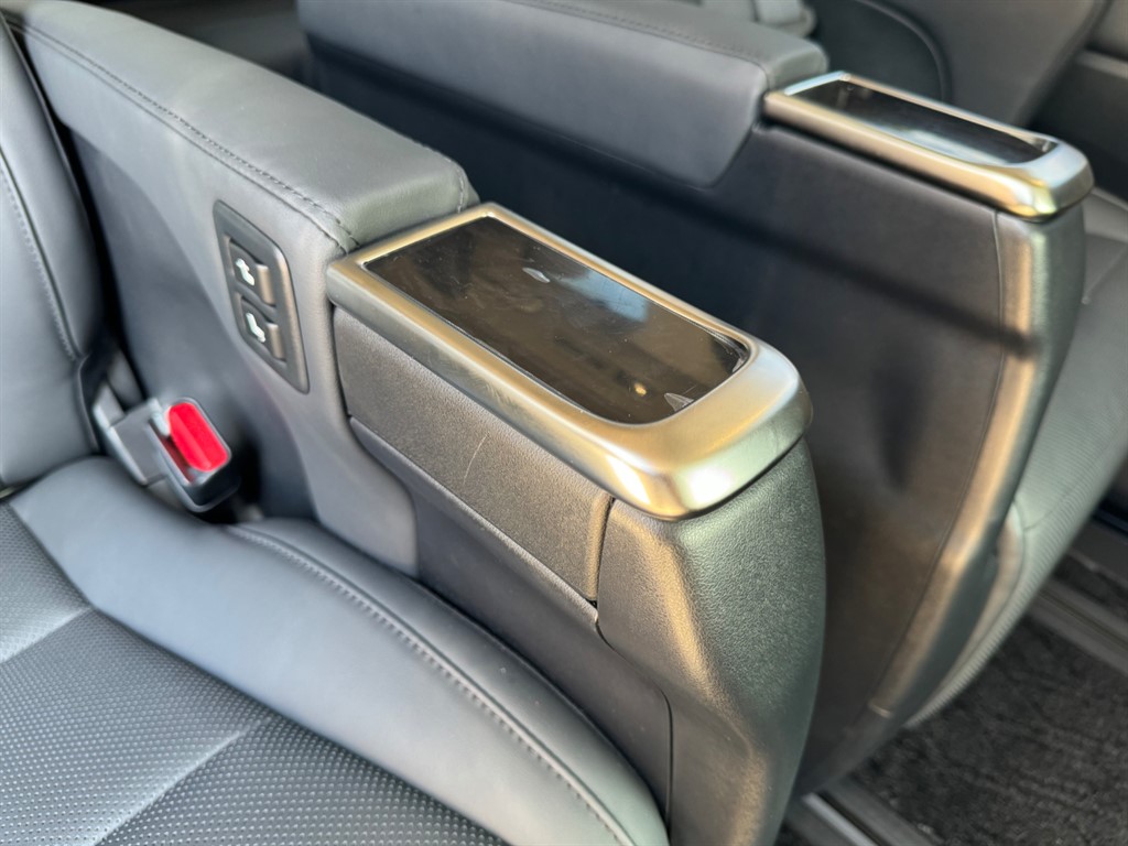 Used Toyota Alphard 2024 for sale - 77513894: Photo 18