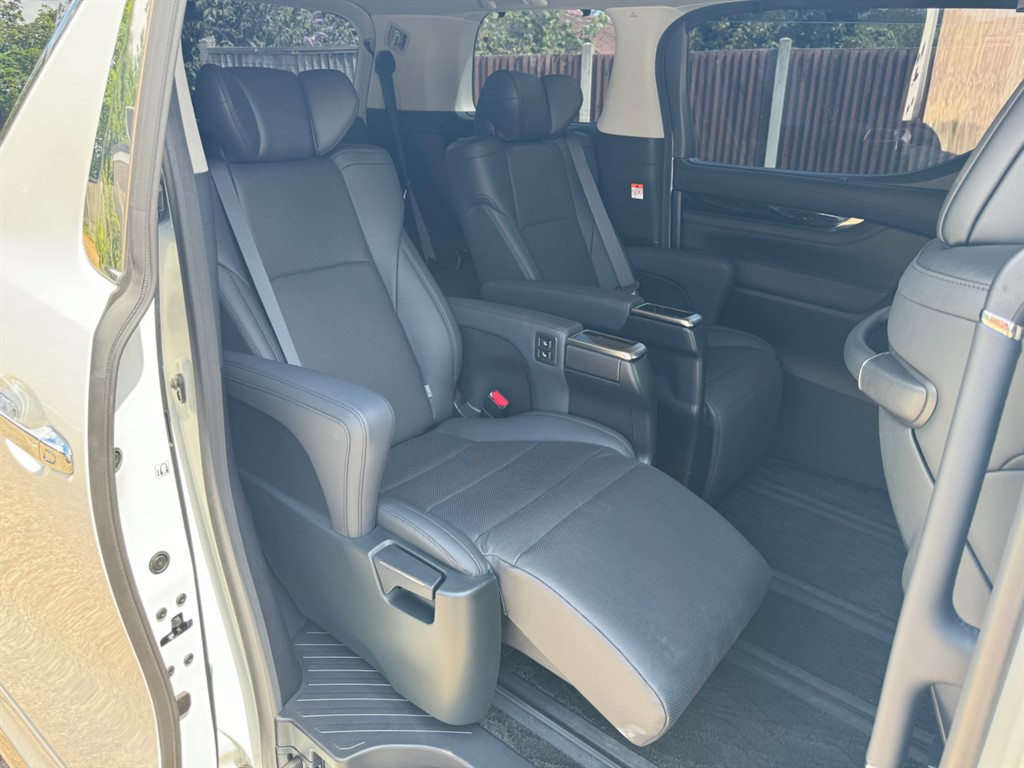 Used Toyota Alphard 2024 for sale - 77513894: Photo 20