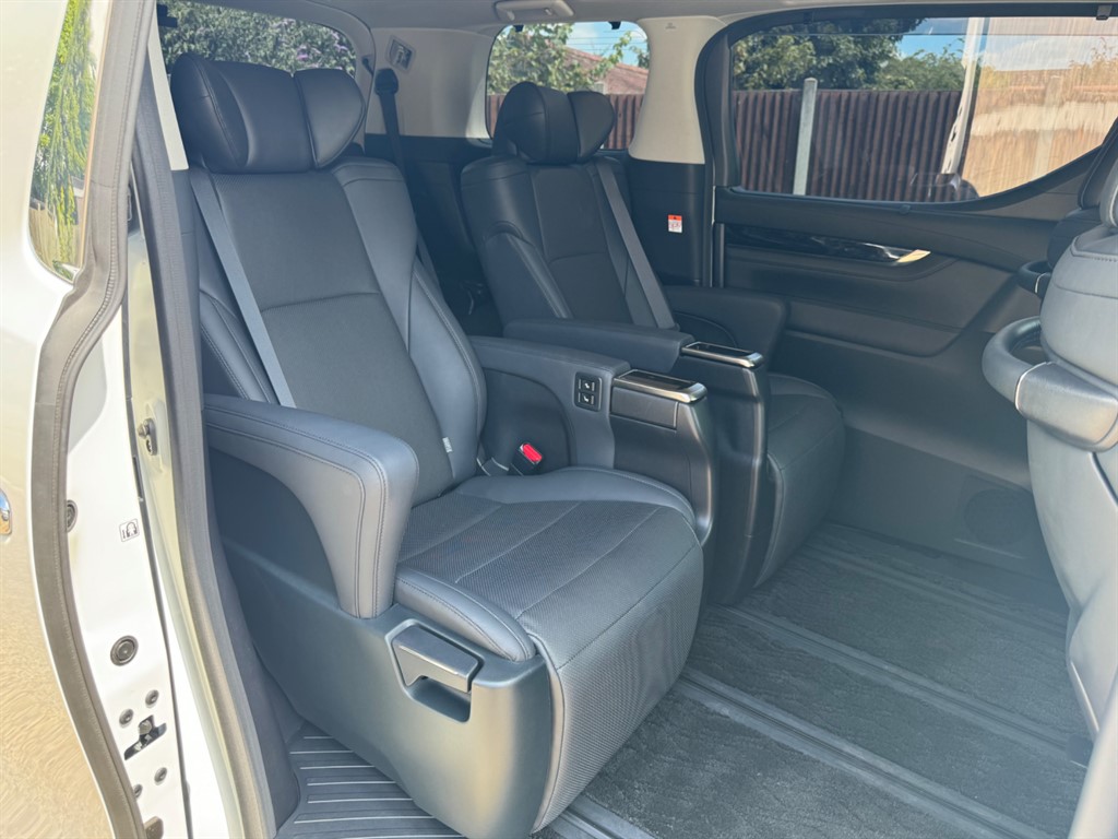 Used Toyota Alphard 2024 for sale - 77513894: Photo 23