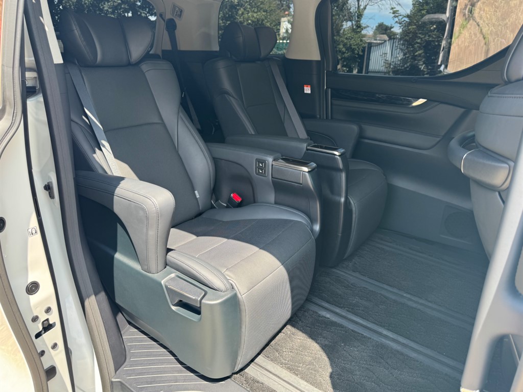 Used Toyota Alphard 2024 for sale - 77513894: Photo 24