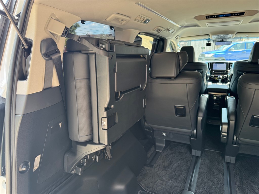 Used Toyota Alphard 2024 for sale - 77513894: Photo 31