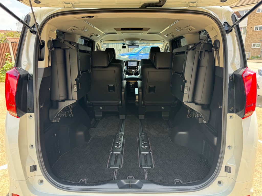 Used Toyota Alphard 2024 for sale - 77513894: Photo 34