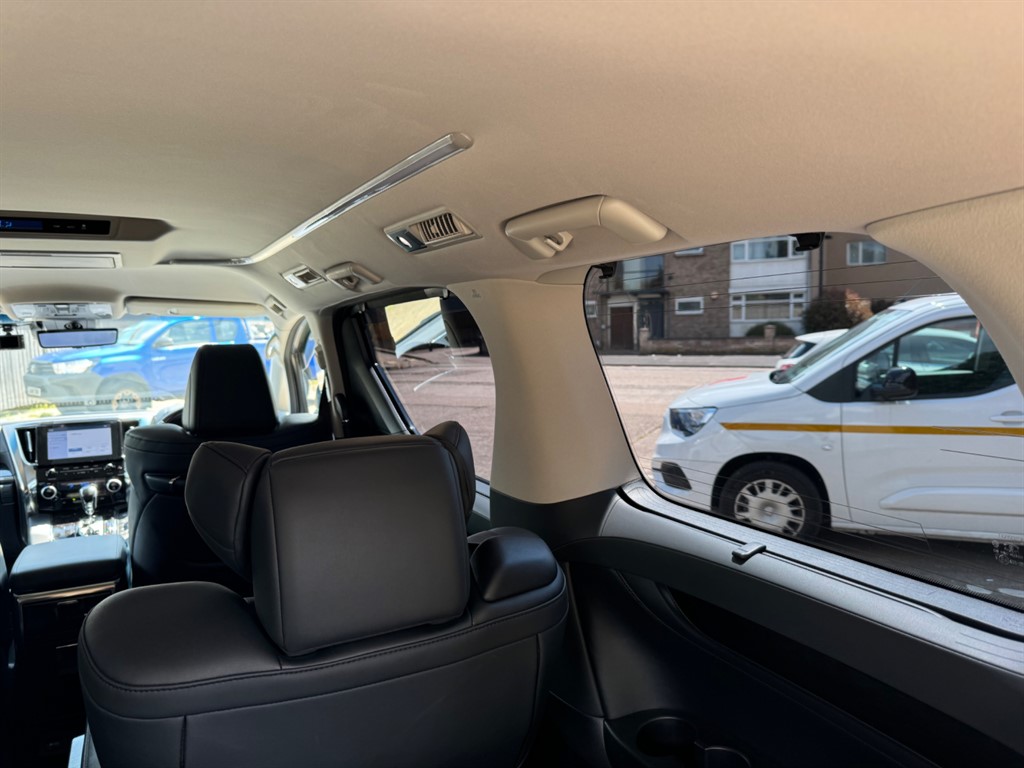 Used Toyota Alphard 2024 for sale - 77513894: Photo 35