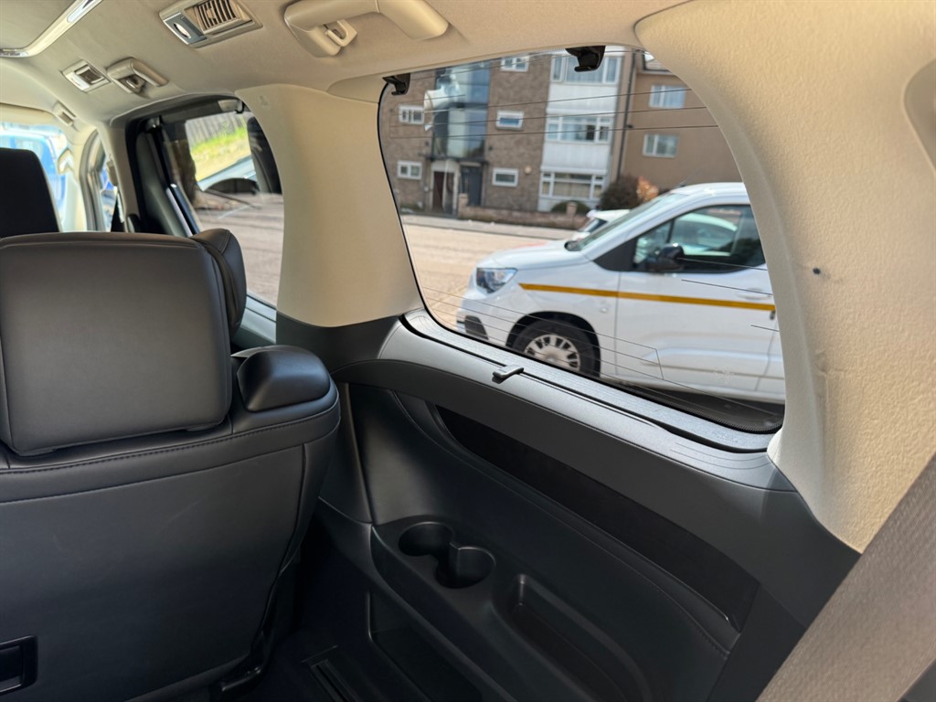 Used Toyota Alphard 2024 for sale - 77513894: Photo 38