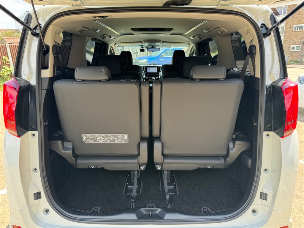 Used Toyota Alphard 2024 for sale - 77513894: Photo 48