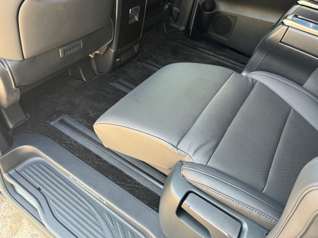 Used Toyota Alphard 2024 for sale - 77513894: Photo 53