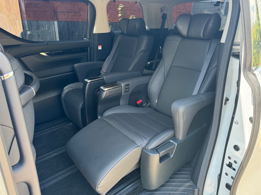 Used Toyota Alphard 2024 for sale - 77513894: Photo 55