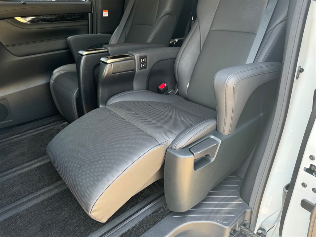 Used Toyota Alphard 2024 for sale - 77513894: Photo 56