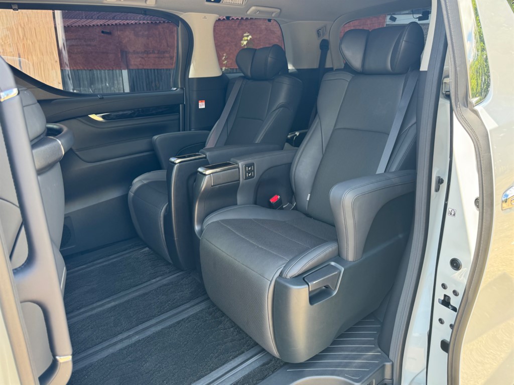 Used Toyota Alphard 2024 for sale - 77513894: Photo 57
