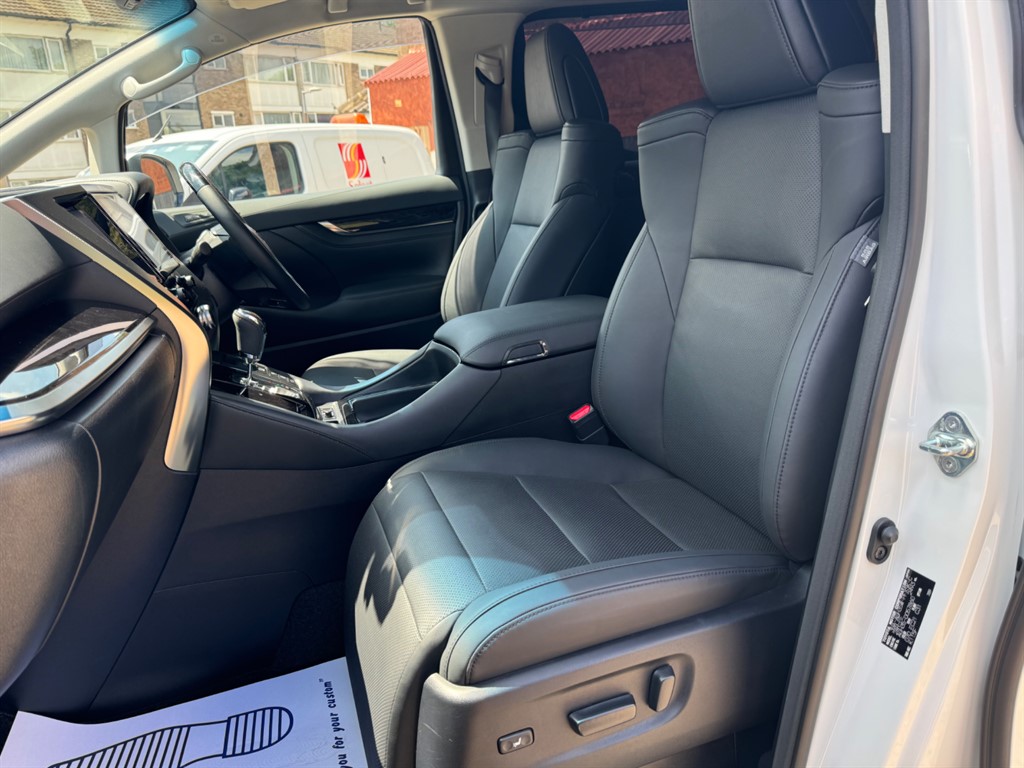 Used Toyota Alphard 2024 for sale - 77513894: Photo 68