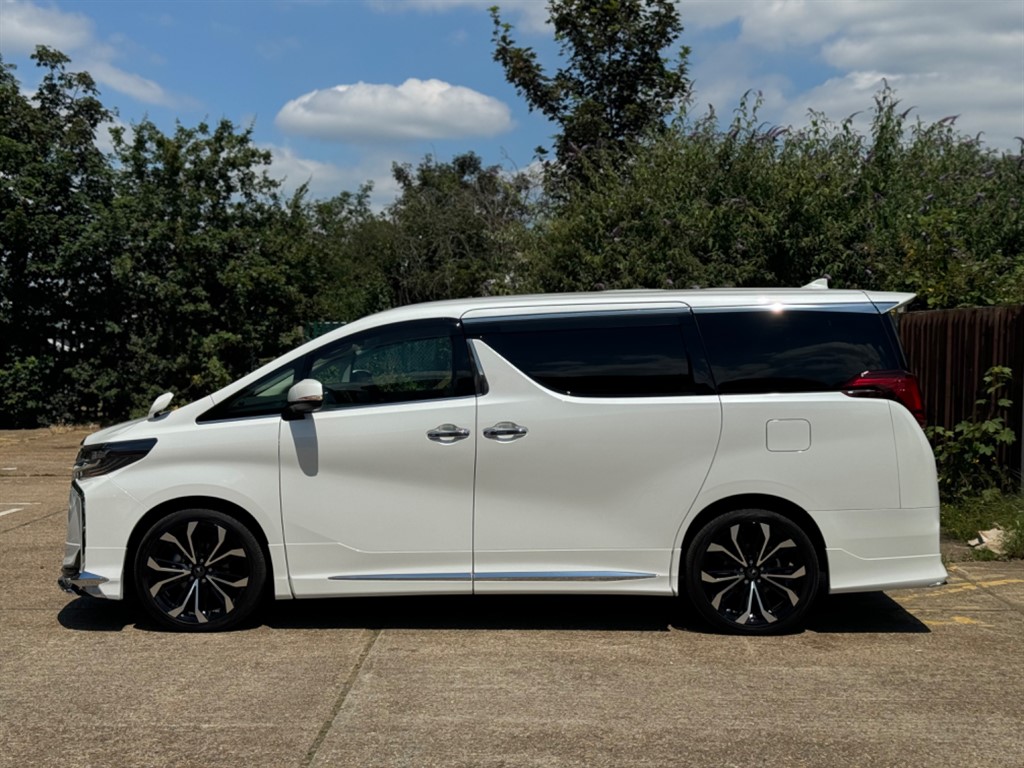 Used Toyota Alphard 2024 for sale - 77513894: Photo 8