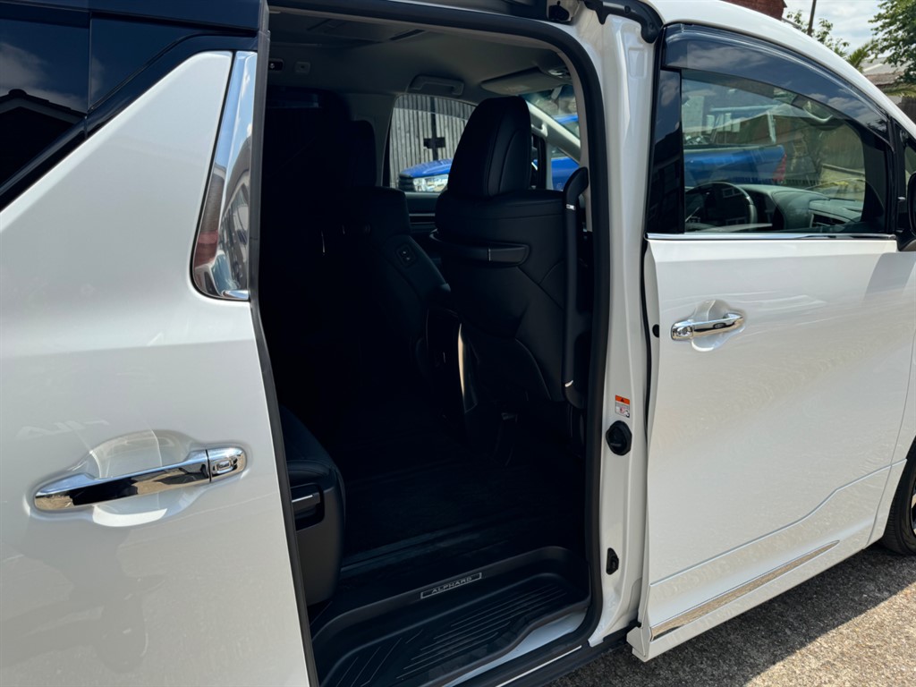 Used Toyota Alphard 2024 for sale - 77513894: Photo 89