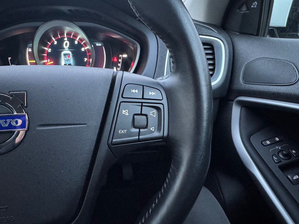 Used Volvo S40 2024 for sale - 76487682: Photo 32