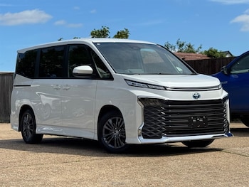 Used Toyota Voxy 2025 for sale - 79421161: Photo