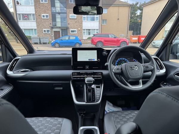 Used Toyota Voxy 2024 for sale - 75570237: Photo 40