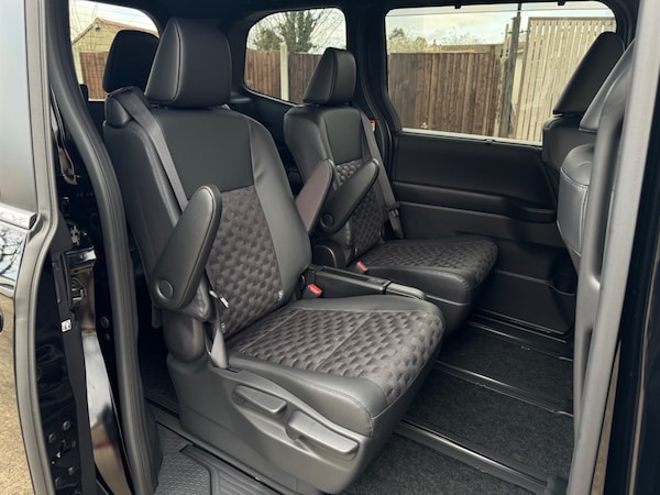 Used Toyota Voxy 2024 for sale - 75570237: Photo 43