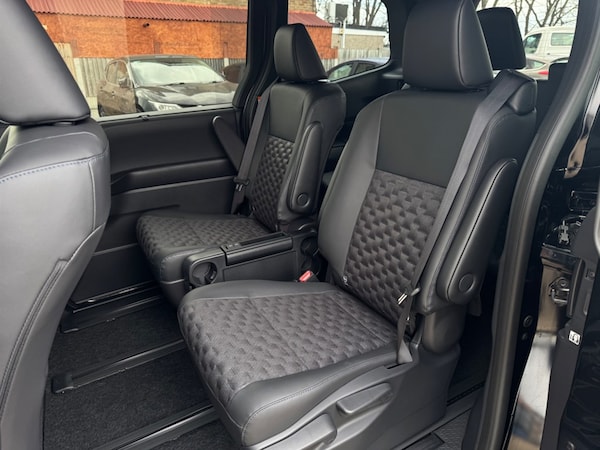 Used Toyota Voxy 2024 for sale - 75570237: Photo 47