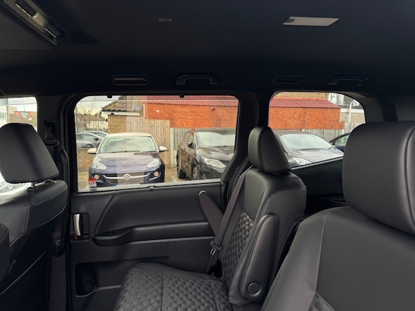 Used Toyota Voxy 2024 for sale - 75570237: Photo 51