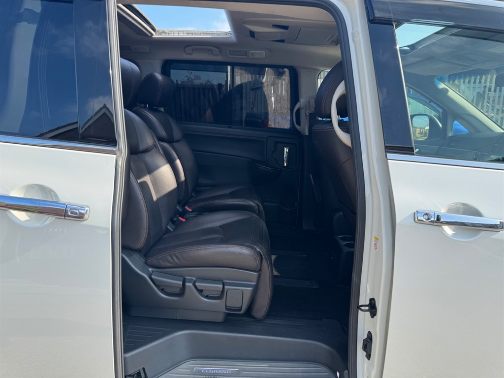 Used Nissan Elgrand 2025 for sale - 76664639: Photo 41