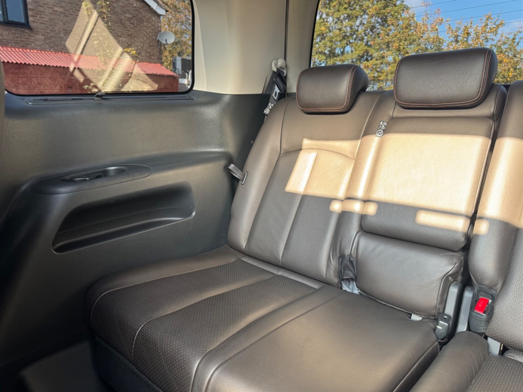 Used Nissan Elgrand 2025 for sale - 76664639: Photo 54